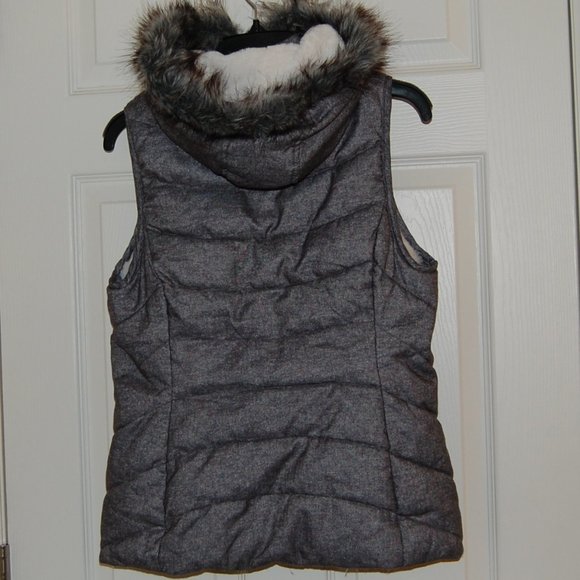 Green Tea Puffer Vest, Faux Fur Lined, Hooded, Zip Pockets, Gray, Size S - Picture 6 of 12